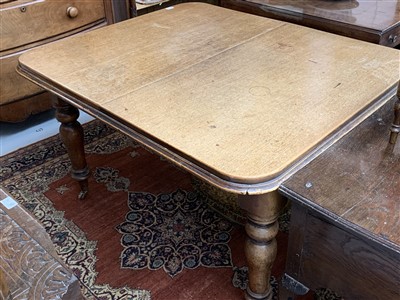 Lot 306 - A Victorian mahogany extending dining table,...