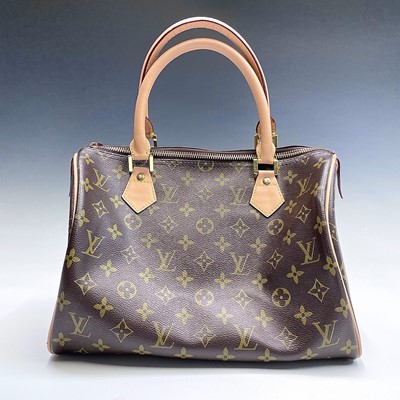 Lot 1062 - A Louis Vuitton Bandoulière monogram handbag,...