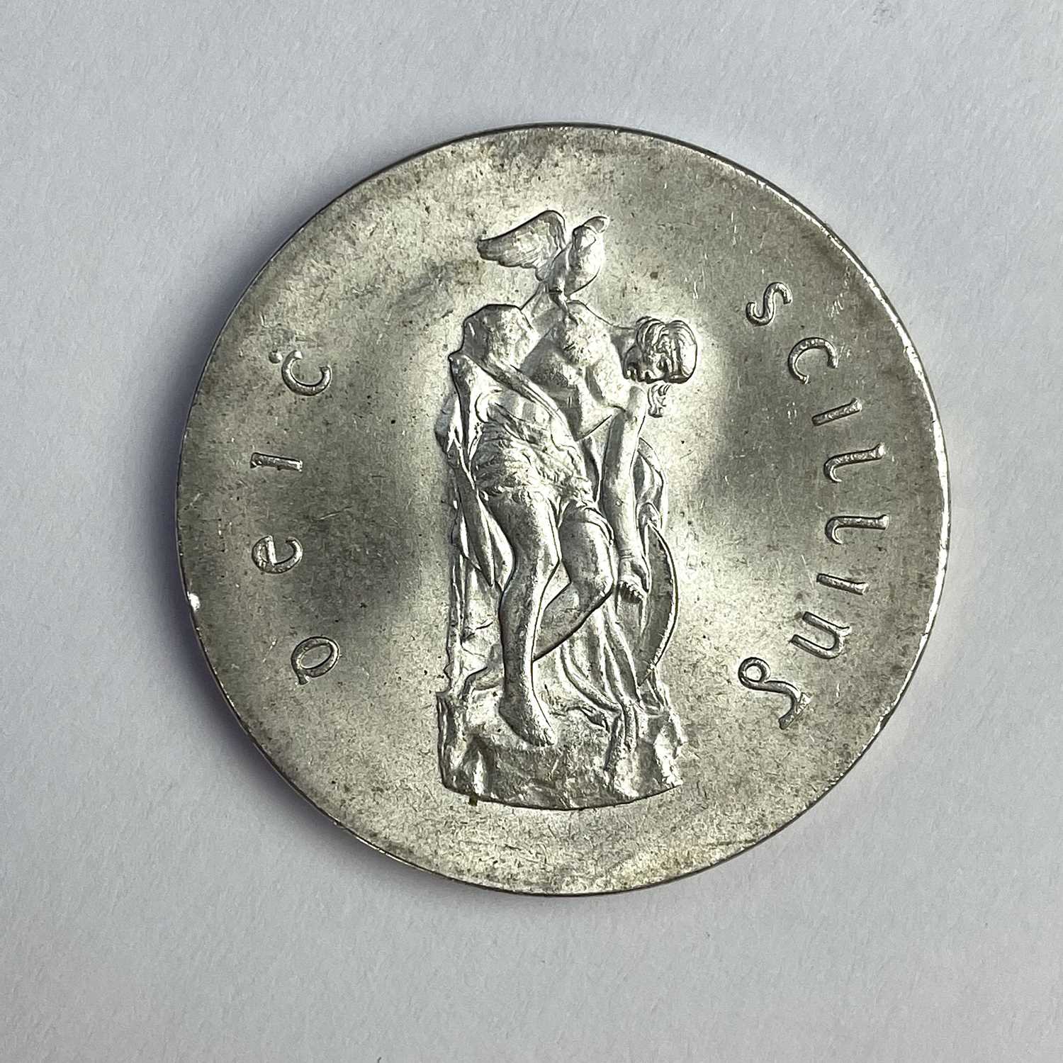 Lot 655 - A 1966 Irish silver shilling coin, weight 18.17g.