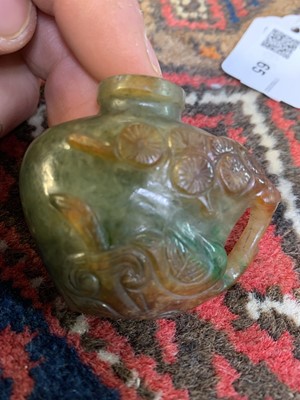 Lot 65 - A Chinese jade snuff bottle, 20th century,...