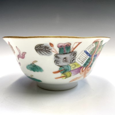 Lot 213 - A Chinese famille rose porcelain bowl, Qing...