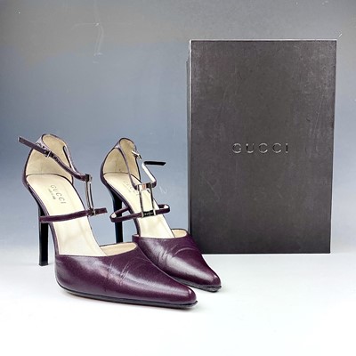 Lot 994 - A pair of ladies Gucci stilhetto leather shoes,...