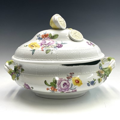 Lot 937 - A Meissen porcelain tureen and cover, mid 18th...