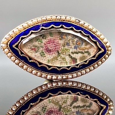 Lot 789 - A George III gold, blue guilloche enamel pearl...