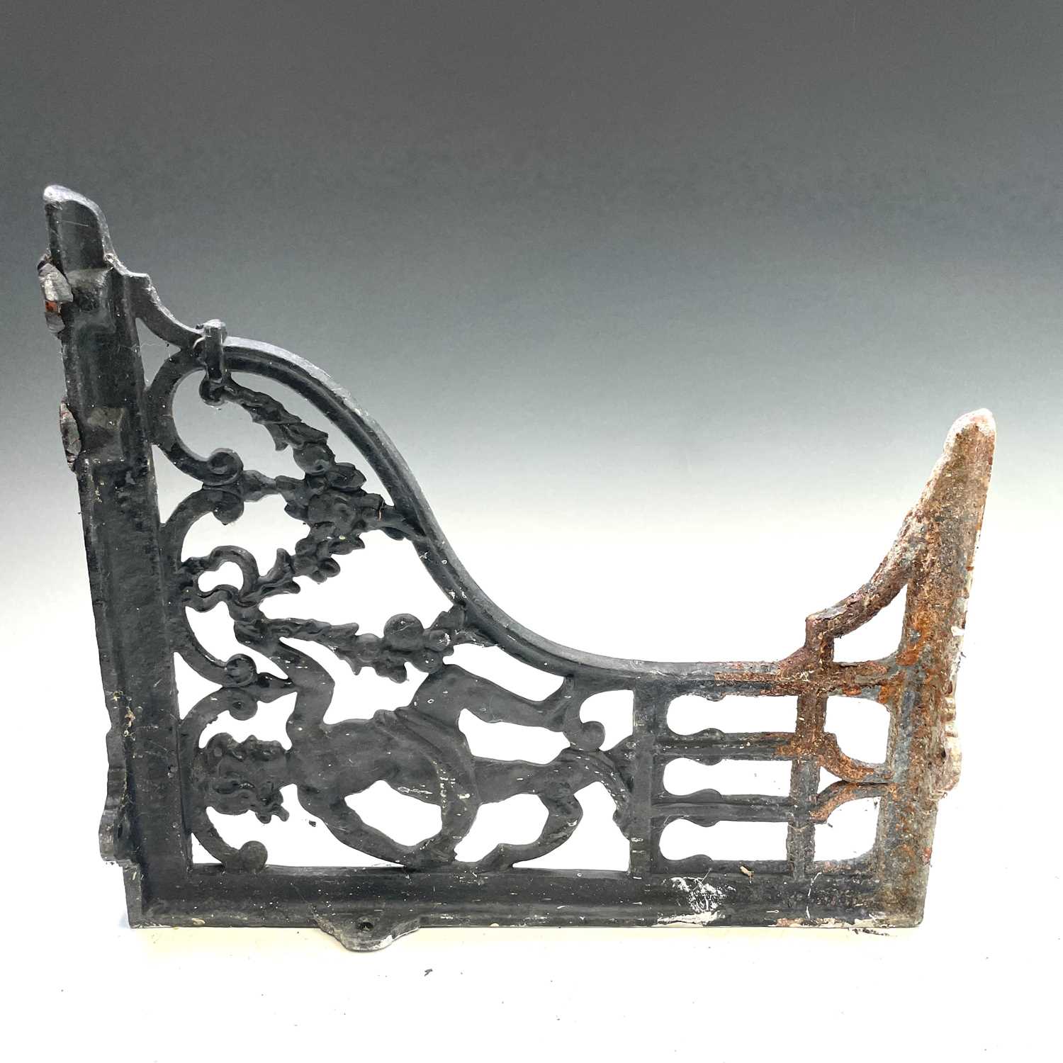 Lot 305 A pair of Victorian cast iron bracket
