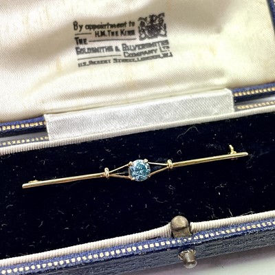 Lot 679 - A collection of 9ct jewellery including a...