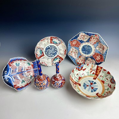 Lot 261 - Six Japanese Imari porcelain items, 19th...