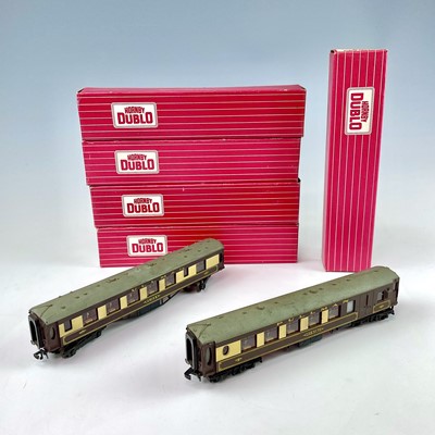 Lot 510 - Hornby Dublo 2 Rail Boxed Pullman Carriages...