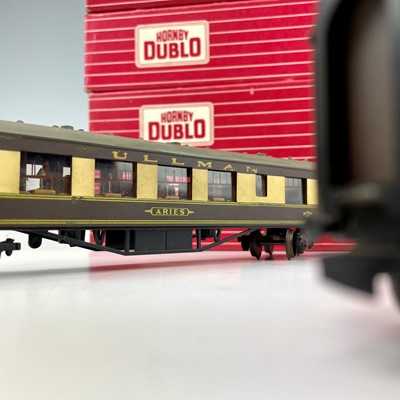 Lot 510 - Hornby Dublo 2 Rail Boxed Pullman Carriages...