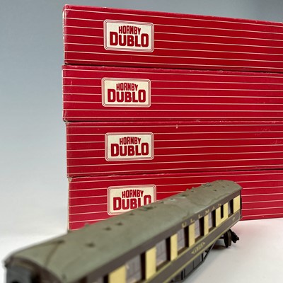 Lot 510 - Hornby Dublo 2 Rail Boxed Pullman Carriages...