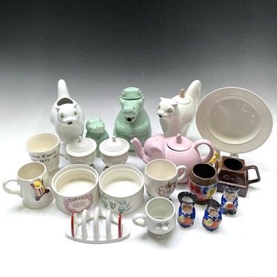 Lot 1004 - Carlton ware novelty teapots, cruet sets,...