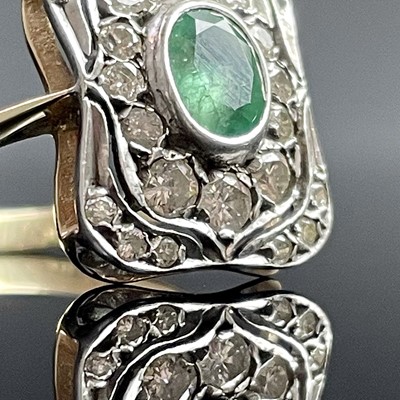 Lot 620 - An Edwardian gold and platinum emerald and...
