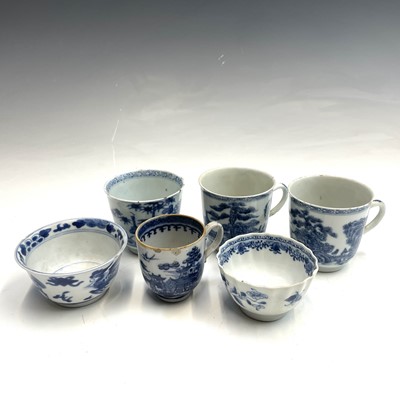 Lot 331 - A Chinese blue and white porcelain tea bowl,...