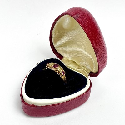 Lot 878 - A Victorian 15ct garnet and yellow stone five...