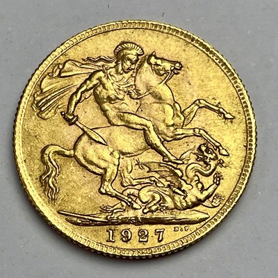 Lot 696 - 1927 full sovereign coin, South Africa mint.