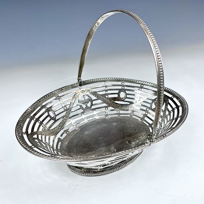 Lot 150 - A George III silver swing handled sweat meat...