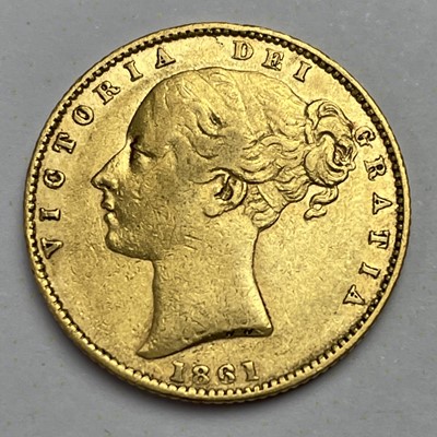 Lot 632 - Victoria 1861 full sovereign coin, young head.