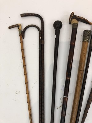 Lot 237 - A Victorian horn handled bamboo walking stick,...