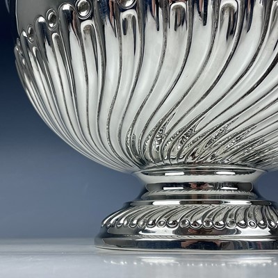 Lot 157 - A Victorian silver wrythen fluted pedestal...