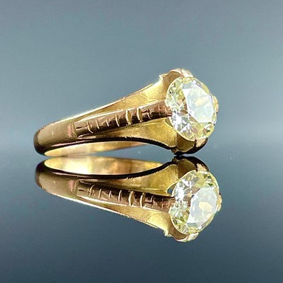 Lot 826 - A 22ct gold 1ct diamond solitaire ring,...
