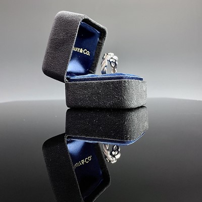 Lot 1005 - A Tiffany 18ct white gold Paloma Picasso ring...