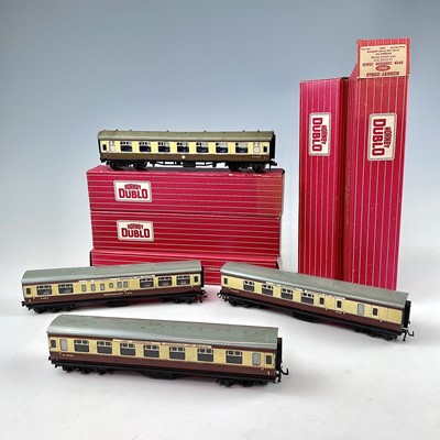 Lot 511 - Hornby Dublo 2 Rail Boxed and Unboxed Western...