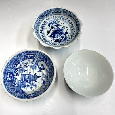 Lot 440 - A Chinese blue and white porcelain comport,...