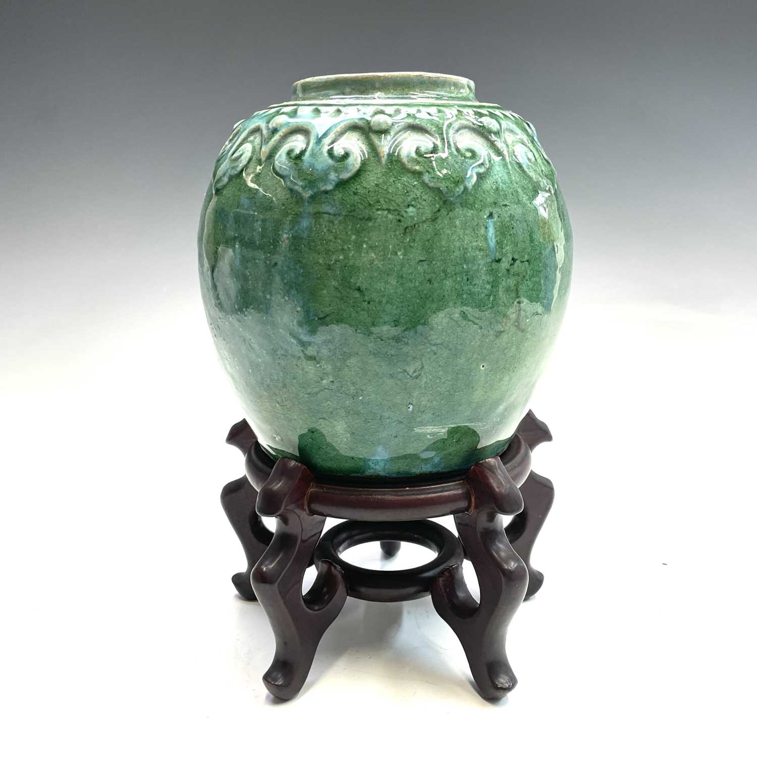 Lot 454 - A Chinese green glazed ginger jar, 19th...