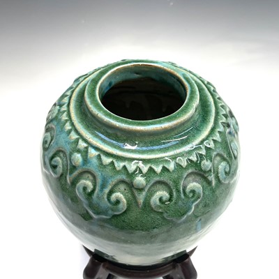 Lot 454 - A Chinese green glazed ginger jar, 19th...