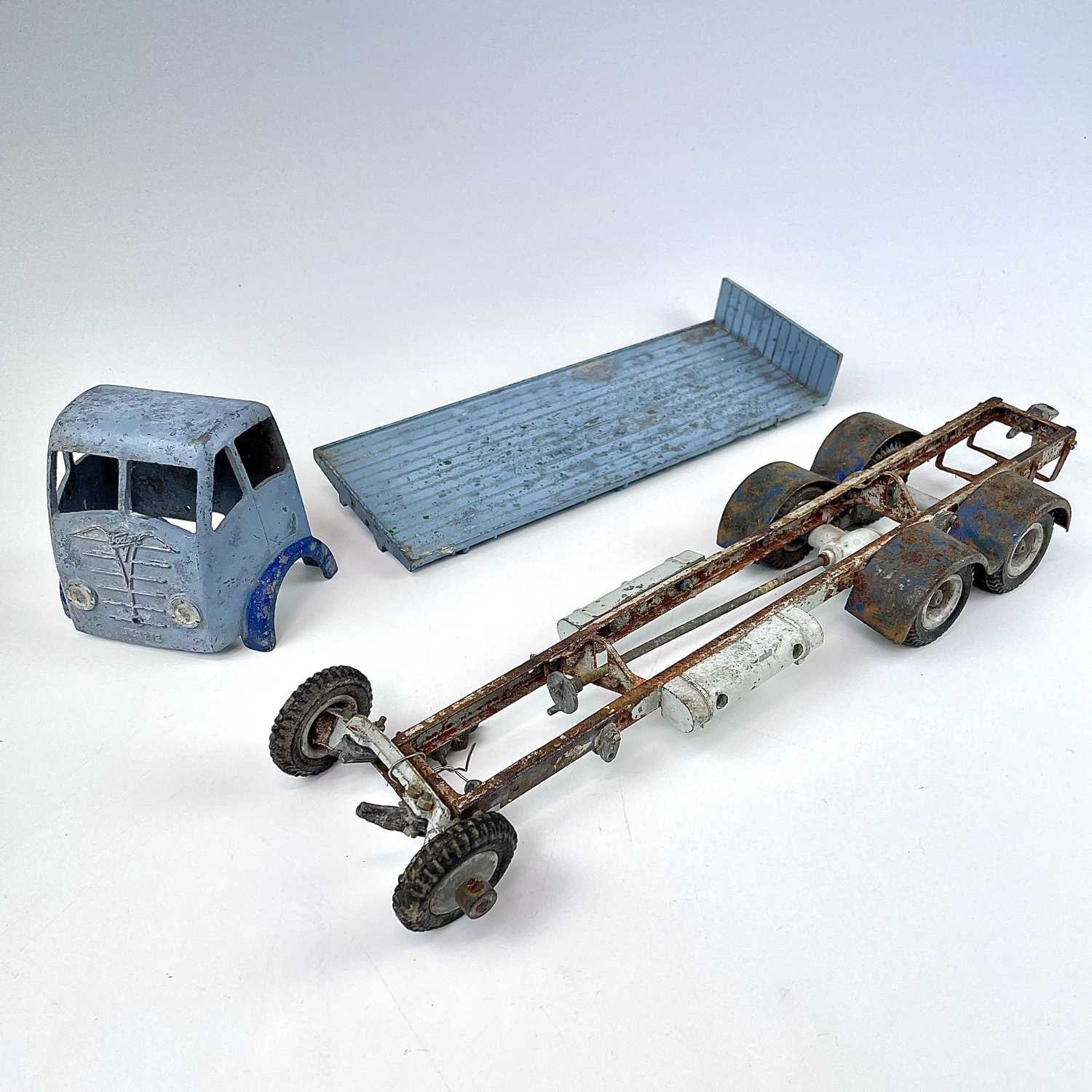 Lot 629 - Shackleton Foden Flatbed Lorry. A Shackleton...