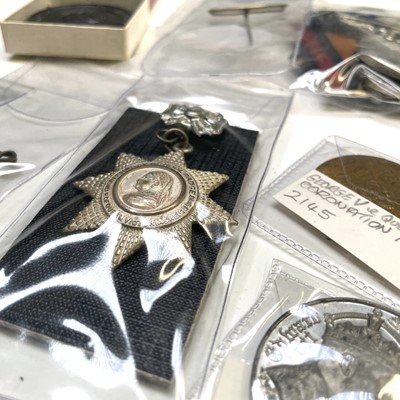 Lot 250 - Royalty Commemorative Medallions/Medals, etc....
