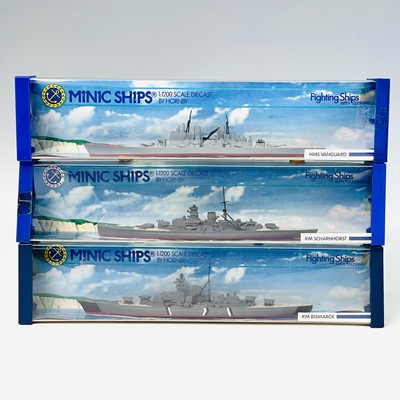 Lot 658 - Hornby Minic Ships and Titanic Interest....