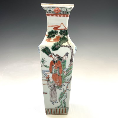 Lot 29 - A Chinese famille verte porcelain vase, 19th...