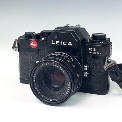 Lot 135 - A Leica R3 electronic SLR camera, serial...
