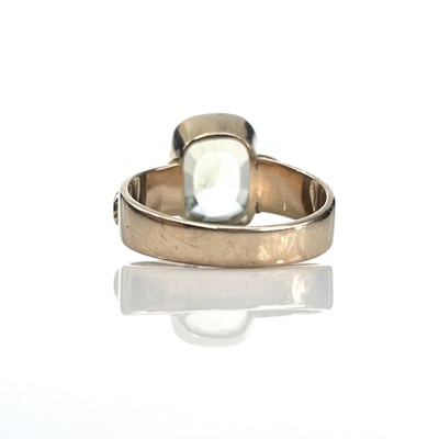 Lot 29 - A Victorian gold Chrysberyl set ring, the...