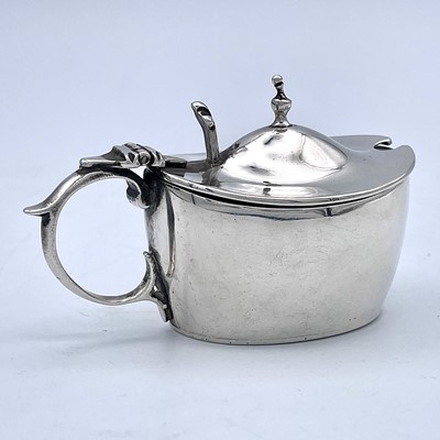 Lot 155 - A Victorian silver boat form hinge lidded...