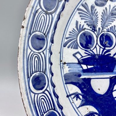 Lot 30 - An 18th century English Delft blue and white...