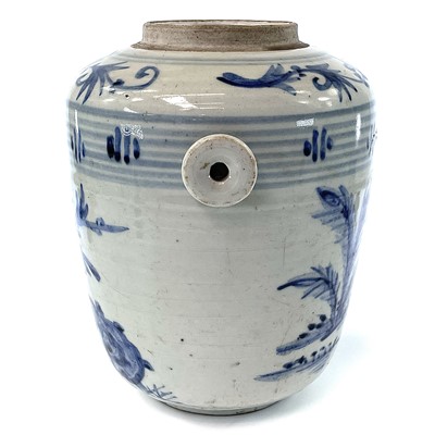 Lot 1 - A Chinese blue and white porcelain pail, early...