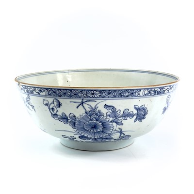 Lot 2 - Three Chinese blue and white porcelain bowls,...
