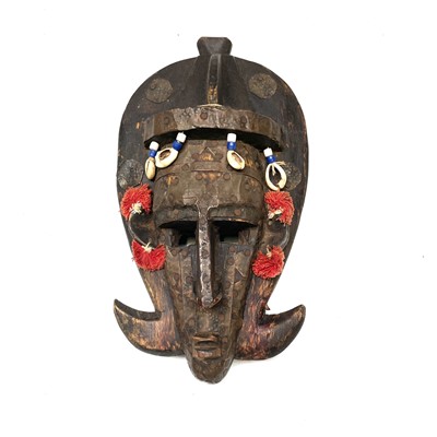 Lot 208 - An African wood carved mask possibly Marka...