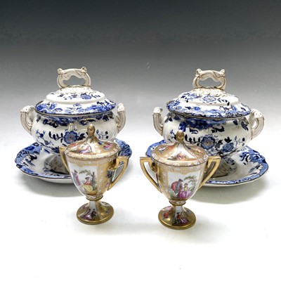 Lot 860 - A pair of Copeland & Garrett sauce tureens,...