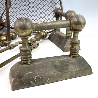 Lot 61 - Miscellaneous brassware to include fireside...