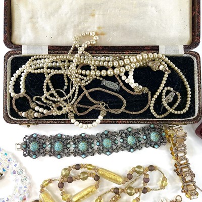 Lot 267 - A collection of costume jewellery.