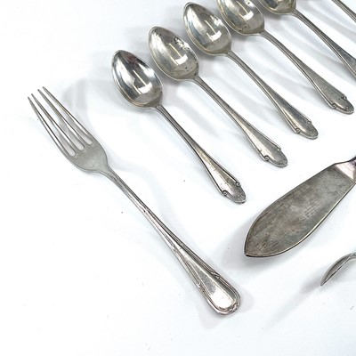 Lot 14 - A George VI silver set of six teaspoons by...