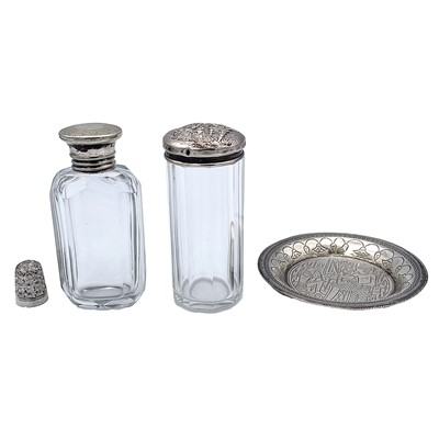 Lot 128 - An Edwardian silver lidded glass toilet jar by...