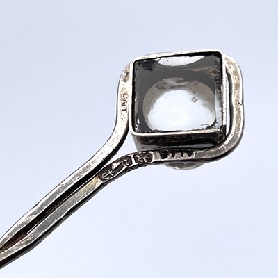 Lot 242 - A Victorian silver pendant sewing magnifier by...