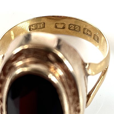 Lot 91 - A garnet set dress ring, the 22ct shank...