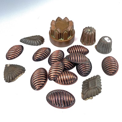 Lot 213 - A Victorian copper jelly mould, height 7.5cm,...