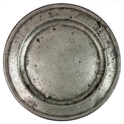 Lot 125 - An 18th century pewter charger, diameter 38cm.