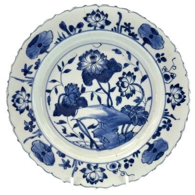 Lot 217 - A Chinese blue and white plate, Ming Dynasty,...